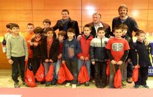 Joan Sans i Glòria Molina posant amb els participants de la Fase Comarcal 