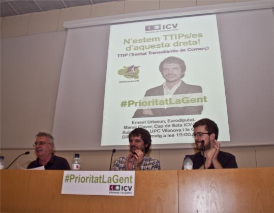 ICV. Joves dEsquerra Verda van organitzar ahir el debat Nestem TTIPs/es daquesta dreta