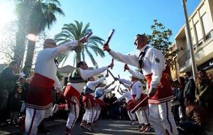 La Colla Gran estrenant El carrer Nou
