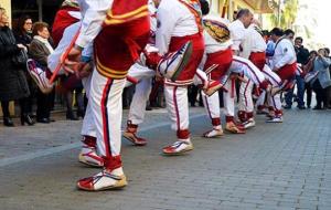 La Colla Gran estrenant El carrer Nou