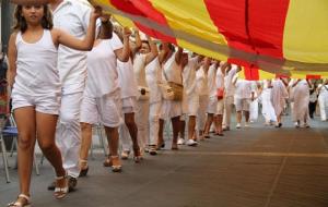 La hissada de la senyera al campanar de Sant Antoni