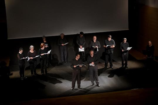 La lectura teatralitzada He mort el llop! recull 1.000 euros per a La Marató de TV3. Ajuntament del Vendrell