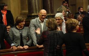 La número 2 de Junts pel Sí, Carme Forcadell, amb els diputats Raül Romeva , Muriel Casals i Irene Rigau, consellera en funcions d'Ensenyament. ACN