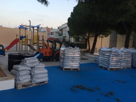 Ajuntament de Cubelles. La remodelació del parc de lescola Charlie Rivel sobre al públic dimarts