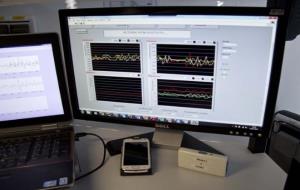 La UPC de Vilanova ja assaja el primer sistema portàtil per monitoritzar pacients de Parkinson