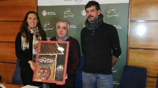 Ajuntament del Vendrell. LAjuntament del Vendrell ha rebut un Premi de Reciclatge Tèxtil de mans de la responsable de làrea de Recollida a Catalunya