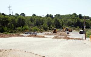 L'Ajuntament pavimenta l'aparcament que donarà servei a l'escola La Ginesta i al camp de futbol de Segur. Ajuntament de Calafell