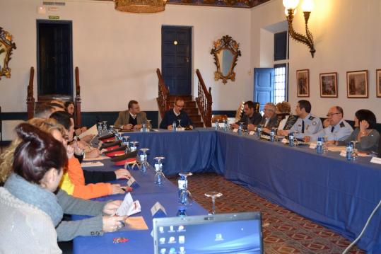 Ajuntament de Sitges. LAlcalde i el Delegat del Govern presideixen la Junta de Seguretat Local extraordinària amb motiu de Carnaval de Sitges