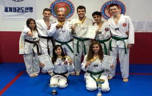 Eix. L'Equip de competició del Gimnàs Olímpic El Vendrell