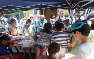 Les cooperatives escolars de Vilafranca venen els seus productes al mercat