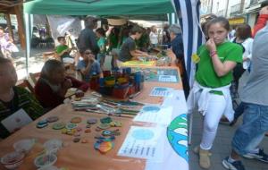 Les cooperatives escolars de Vilafranca venen els seus productes al mercat