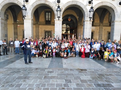 Ajuntament de Vilanova. Més d'un centenar de persones participen en la primera Caminada Familiar Solidària de Vilanova