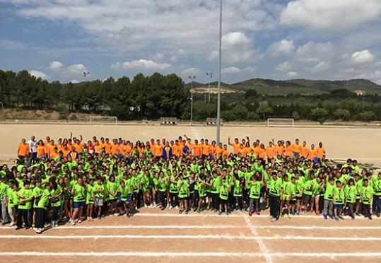 Eix. Participants en la 1a Trobada d'Atletisme d'AAFE de l'IES Andreu Nin