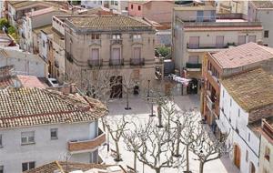 Plaça de l'Ajuntament de Banyeres del Penedès. Eix