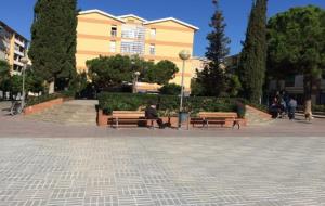 Plaça Llobregat de les Roquetes