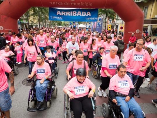 Prop de 2.100 persones participen a la 5a edició de la cursa 'En Marxa per la Paràlisi Cerebral'. ACN