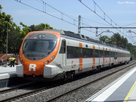 EIX. Renfe anuncia un nou tren matinal a partir de dilluns