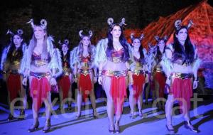 Sa Majestat Carnestoltes, les Reines i les Reines Infantils ja lideren Sitges. Arribo de Sitges