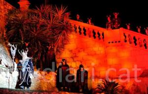 Sa Majestat Carnestoltes, les Reines i les Reines Infantils ja lideren Sitges. Arribo de Sitges