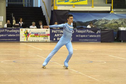 Sergi Bonsoms, medalla de bronze al Campionat d’Europa júnior de patinatge artístic. Ajuntament de Calafell