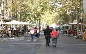 S'inicien expedients sancionadors a tres establiments de la rambla per incompliment de l'Ordenança d'Ocupació de la Via Pública. Ajuntament de Vilanov