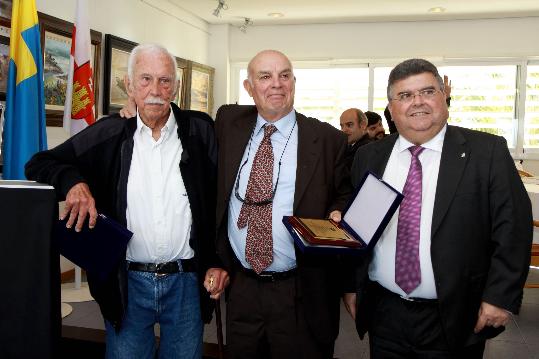 Eix. Sr. Jaume Suñol i Sr. José Antonio Cavaller, socis fundadors, i Sr. Tony Colom, President del Club Nàutic Garraf