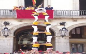 Torre de 7 dels Bordegassos a la diada de Sant Jordi