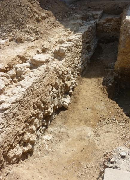 Troballa d'un tram de la muralla del segle XIV a l'Arboç. Ajuntament de l'Arboç