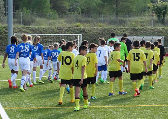 UE Canyelles - Keterminde Boldklub. Eix
