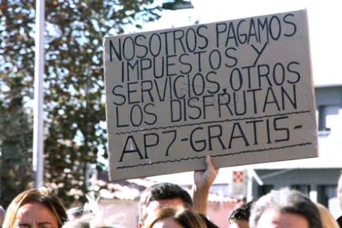 Una de les pancartes que es va poder veure a la manifestació. ACN