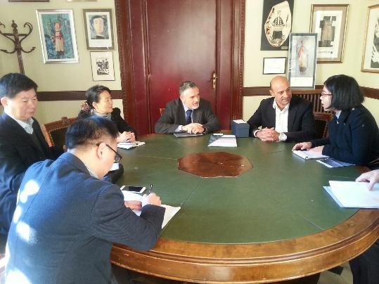Una delegació de la ciutat xinesa de Hangzhou visita Vilafranca. Ajuntament de Vilafranca
