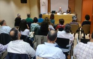 CC Garraf. Una trentena de persones participa al debat sobre el tractament dels mitjans als temes de la gent gran