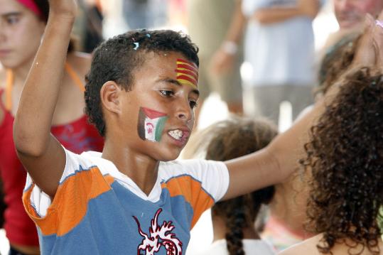 Vilafranca acull la festa de benvinguda als 500 infants refugiats sahrauís . ACAPS