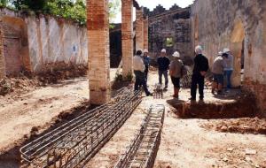 Visita a les obres del centre de dia i el taller ocupacional de la Masia de la Sínia. Ajuntament de Calafell