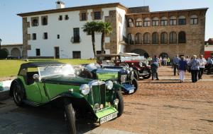 23 cotxes anteriors al 1940 participen a l’11è Ral·li de Cotxes d’Època País del Cava