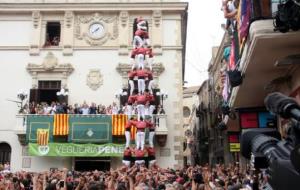 4 de 9 sense folre de la Colla Vella dels Xiquets de Valls a la diada de Sant Fèlix, el 30 d'agost de 2016