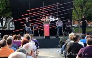 Acte de campanya d'En Comú Podem als Jardins de Francesc Macià de Vilanova i la Geltrú, amb el cap de llista, Xavier Domènech 
