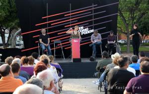 Acte de campanya d'En Comú Podem als Jardins de Francesc Macià de Vilanova i la Geltrú, amb el cap de llista, Xavier Domènech 