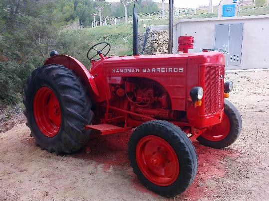 Mostra de tractors d'època i eines del camp a Subirats