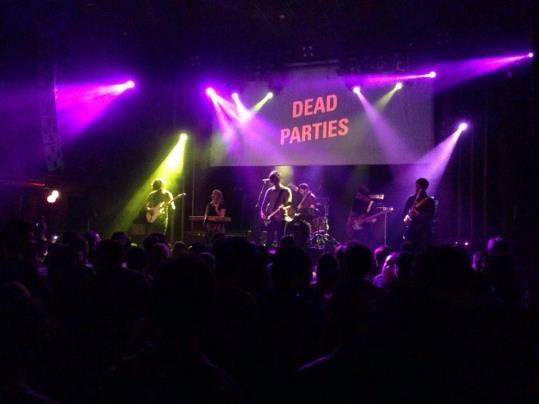 Dead Parties, en concert