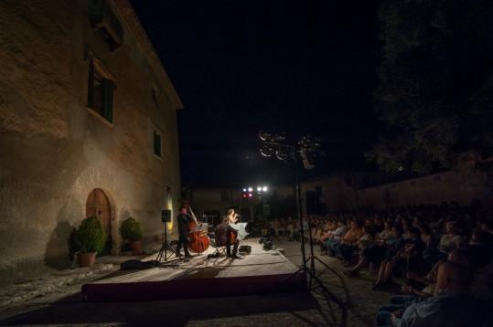 Jazz entre vinyes al poble medieval de Torre-ramona