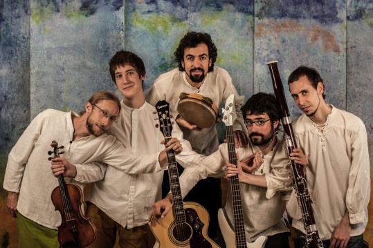 Música a la Vila continua amb un concert familiar de tarda i un concert de nit amb Saurí