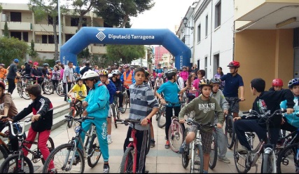Pedalada popular a Cunit a favor d'un transport més sostenible