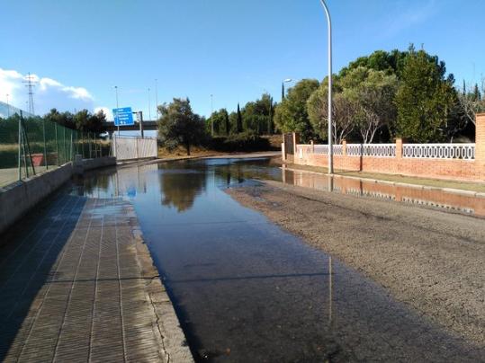 Aigua acumulada al barri de Torreblanca al Vendrell. AV Torreblanca