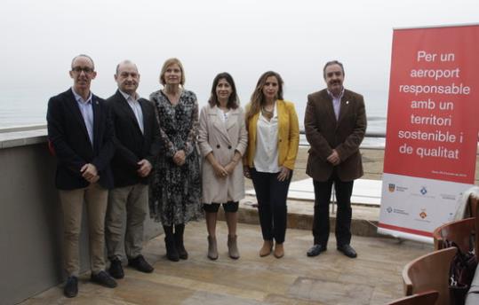 Alcaldes del Baix Llobregat i el Garraf reclamen una gestió de l'aeroport del Prat 