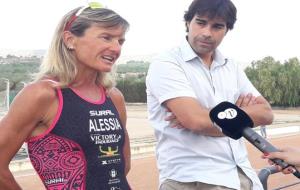Alessia Bertolino i el regidor d'esports Ferran Trillas. Eix