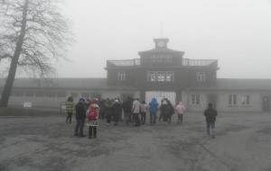 Alumnes de l'institut Lluch i Rafecas visiten el camp de concentració de Buchenwald