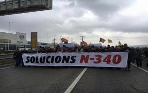 Bloqueig viari des d’Alcanar fins al Vendrell per reclamar la gratuïtat de l’autopista AP-7