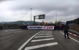 Bloqueig viari des d’Alcanar fins al Vendrell per reclamar la gratuïtat de l’autopista AP-7