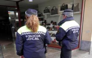 Campanya de la policia de Vilanova per la seguretat de comerços i clients durant les compres nadalenques. Ajuntament de Vilanova